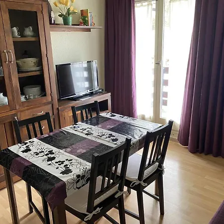 Апартаменты Appartement Cosy 3 Pieces Pour 4 Personnes Avec Balcon Pres Des Pistes - Fr-1-592-30 *