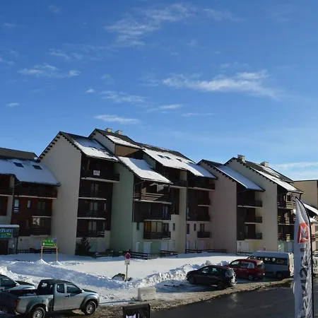 Апартаменты Appartement Cosy 3 Pieces Pour 4 Personnes Avec Balcon Pres Des Pistes - Fr-1-592-30